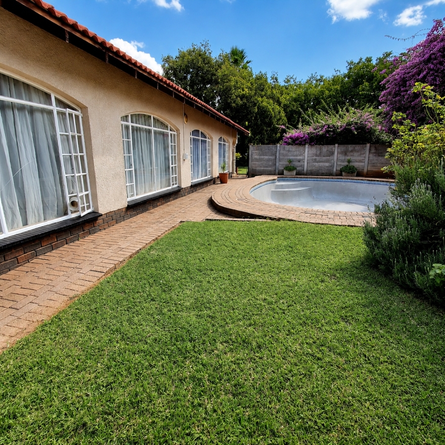 4 Bedroom Property for Sale in Flamwood North West